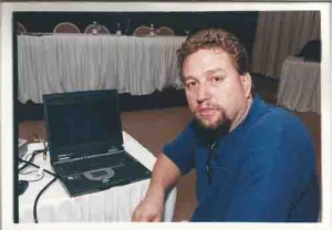 1º encontro de Bancos Públicos – Alciney Rodrigues (DIEESE-SP/ linha bancários) 21.09.2002 foto: Beto Oliveira/ Lumen