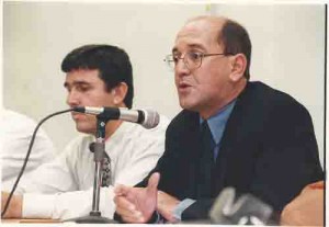 Ricardo Esteves – da Assessoria Jurídica do Sindicato. Debate sobre mudanças na CLT. Sindicato – 11 de março de 2002. foto: ivaldo bezerra/ Lumen