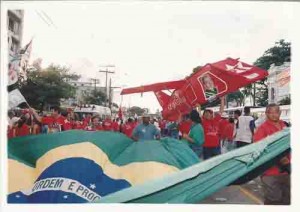Passeata de Lula (PT) Recife 17/07/2002 foto: Ivaldo Bezerra/ Lumen