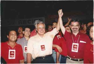 Lançamento da candidatura de Humberto Costa a governador - Carlos Wilson e Humberto Costa. Geraldão – 17/07/2002 foto Ivaldo Bezerra/ Lumen