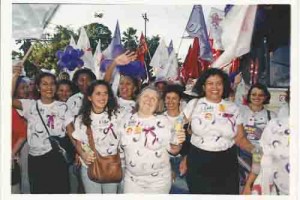 Eleições 2002 – 1º turno Dia Lilás – campanha Lula e Humberto Costa. Funcionárias e diretoras do Sindicato na passeata. data: 20/09/2002 foto: Beto Oliveira/ Lumen