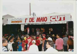 1º de maio: Ato no Marco Zero – 2002(Foto: Alexandre Albuquerque/Lumen)