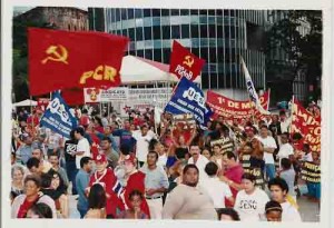 1º de maio: Ato no Marco Zero – 2002(Foto: Alexandre Albuquerque/Lumen)