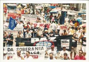 Passeata contra a guerra no Iraque 15 de fevereiro de 2003 Beto Oliveira/ Lúmen