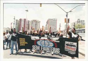 Sindicato dos bancários na Passeata contra a guerra no Iraque 15 de fevereiro de 2003 Beto Oliveira/ Lúmen