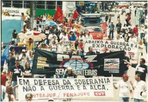 Passeata contra a guerra no Iraque 15 de fevereiro de 2003 Beto Oliveira/ Lúmen