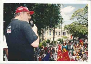 Jorge Pérez na Passeata contra a guerra no Iraque 15 de fevereiro de 2003 Beto Oliveira/ Lúmen
