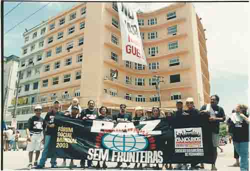 Sindicato dos bancários na Passeata contra a guerra no Iraque 15 de fevereiro de 2003 Beto Oliveira/ Lúmen