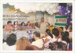 Dia Internacional da Mulher na FETAPE. E/D: Diretoras do SEEC/PE: tereza e Vera. foto: Beto Oliveira – 07/03/2003