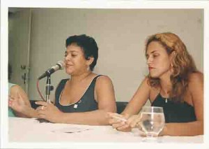 Mês da Mulher - Suzineide Rodrigues (Sec. Finanças) e Katty Giovanka (Sec. Mulher) Ivaldo Bezerra/ Lumen, março de 2003