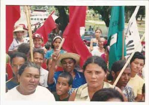 Dia Internacional da Mulher – passeata em homenagem  as mulheres. foto: Beto Oliveira – 07/03/2003