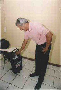 Assembléia de Prestação de Contas – Votação urna na sede do SEC/PE. Alexandre Albuquerque/ Lumen 24/04/2003