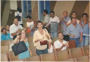 Apuração Votação prestação de contas E/D: Fabiana (funci), Sinhá (ex-funci.), Diretores: Jaqueline, Júnior Guerra, Almir, Suzineide. Beto Oliveira/ Lumen 24/04/2003