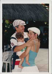 Inalguração chalés do clube de campo Fincis. Cajá e Fabiana c/ a filha Anais – 22/02/2003(Foto: Ivaldo Bezerra/Lumen)