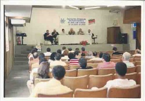 Encontro estadual do BB e da caixa –  Mesa – E/D: Marlos Guedes, BB e sind., Marlos Guedes (pre. Do SEEC/PE), Varella Cavalcanti, FETEC-NE e Cx., Luís Otávio, ger. Nac. RH Cx; Miguel Anacleto, BB e sind., Paulo DHAL, unid. Rel c/ funcional. BB e Miguel Correia, dir. - Recife/PE 05/07/03