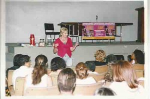 Resgate de Direito deputada federal – PT/SC Luci Choinack no auditório do SEEC/PE 19/nov/2003 Ivaldo bezerra/ Lumen