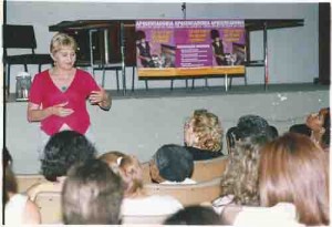 Resgate de Direito deputada federal – PT/SC Luci Choinack no auditório do SEEC/PE 19/nov/2003 Ivaldo bezerra/ Lumen