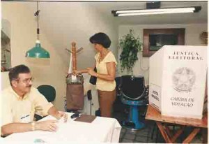 Eleição do sindicato / 2003 Beto Oliveira / lumen