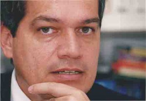 A Previdência na berlinda Cláudio Ferreira Advogado, membro do cons. Desenv. Econômico social. Ivaldo Bezerra/ Lumen 23/04/2003