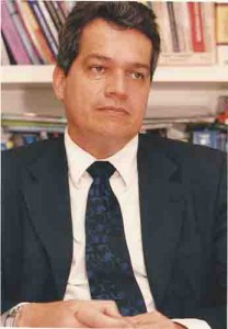 A Previdência na berlinda Cláudio Ferreira Advogado, membro do cons. Desenv. Econômico social. Ivaldo Bezerra/ Lumen 23/04/2003