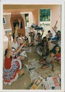 Comemoração do Dia Nacional do Bancário – Festa no Clube de Campo dos Bancários Grupo Alegria, recreações com a crianças – 28 e 30/08/2003(Foto: Ivaldo Bezerra/Lumen)