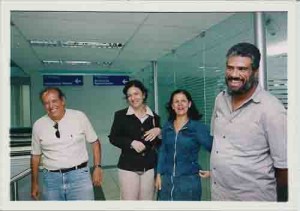 Reintegração dos Funcionários do Bandepe Centro - E/D: Paulo Sobral(Dir. SEEC/PE), Keila Ferreira(Adv), Gleice Maria(Func), Marcelo Ferreira(Dir. SEEC/PE) – 29/01/2004(Foto: Ivaldo Bezerra/Lumen)