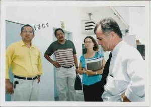 Reintegração dos Funcionários do Unibanco – E/D: Antônio Sérgio(Func), Manoel Lima(Dir. SEEC/PE, Isolda (Oficial) e João lapenda(Adv) – 16/02/2004(Foto: Alexandre Albuquerque/Lumen)