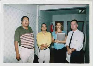 Reintegração dos Funcionários do Unibanco – E/D: Antônio Sérgio(Func), Manoel Lima(Dir. SEEC/PE, Isolda (Oficial) e João lapenda(Adv) – 16/02/2004(Foto: Alexandre Albuquerque/Lumen)