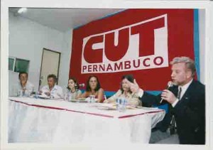 Reforma Universitária Debate promovido pela CUT-PE, Auditório SEEC/PE– André Lázaro(Dir. Desenvolvimento e Articulação Institucional do Ministério da Educação). Tereza Leitão(Deputada), Tereza Souza(Dir. SEEC/PE e CUT-PE, Heleno (Pres. Cut-PE) – 02/12/2004(Foto: Beto Oliveira/Lumen)