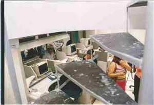 Segurança/ Condições de trabalho Acesso Tesouraria CEF Ag. Janga fev/ 2004 – Beto Oliveira/ Lumen