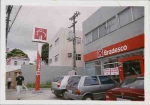 CAMPANHA SALARIAL/2004 Greve BRADESCO Ag. Conde da Boa Vista - 17/09/2004(Foto: Beto Oliveira)