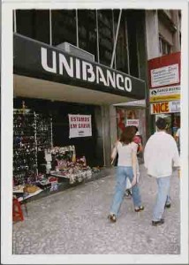 CAMPANHA SALARIAL/2004
Greve UNIBANCO Ag. Ag. Conde da Boa Vista - 17/09/2004(Foto: Beto Oliveira)