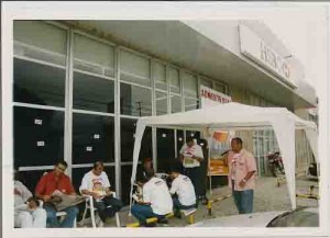 CAMPANHA SALARIAL/2004
Ato no HSBC Ag. Imbiribeira Dir. SEEC/PE – E/D: Marcelo Ferreira, Clécio, Roderick, Suzineide, Gilvan, Sivaldo(mic) – 11/08/2004(Foto: Beto Oliveira)