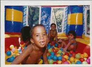 Festa das Crianças – Clube de Campo dos bancários – 10/10/2004(Foto: Beto Oliveira/Lumen)