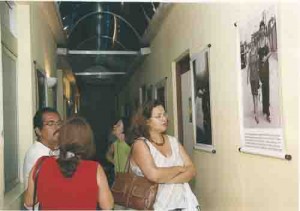 Exposição vivência / Jovina Aragão sede do sindicato 21 a 28/01/2005 Diretores do sindicato: Suzana (camisa branca) e Rufino (c/ óculos) Alexandre Albuquerque/ Lumen