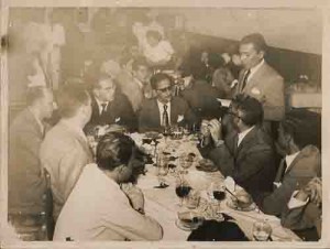 Jantar com os Colegas, Vitorino Xerz, Emanuel barreto – 20/07/1954(Foto: Luiz Gueiros)