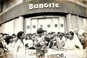 Campanha Salarial 1990 Ato em frente ao Banorte Dantas Barreto imagem fotos