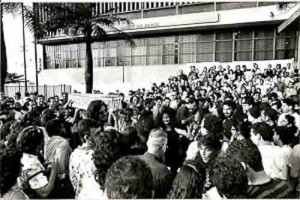 Campanha Salarial/91 – Enterro do TST – Bancos Federais imagem fotos