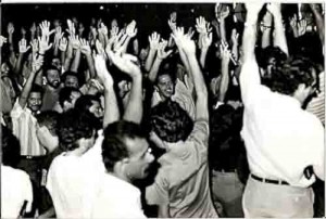 Campanha Salarial/91 -  Assembléia do Bandepe imagem Assembléia do Bandepe dia 25/02/91 os bandepeanos aceitaram a proposta do banco. imagem fotosfotos