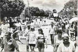 Passeata Contra o fechamento das Agências do Bandepe out. 91