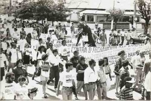 Passeata Contra o fechamento das Agências do Bandepe out. 91