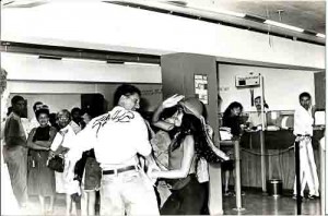 Ato sobre o dia internacional da mulher nas agências do itaú em 1992 imagem fotos