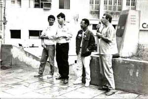 Ato público exigindo o julgamento dos demitidos do Bandepe – 16/06/92 imagem fotos campanha contra as demissões