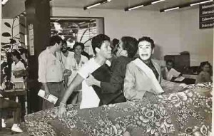 Campanha salarial 92 Manifestações nas agências para assembléia geral do dia 10.09.92