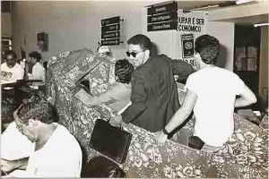 Campanha salarial 92 Manifestações nas agências para assembléia geral do dia 10.09.92