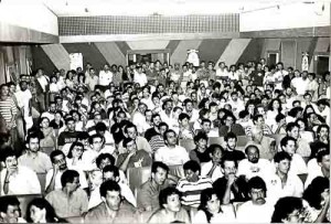 Assembléia Geral 14/09/93 Assembléia que rejeitou a greve imagem fotos