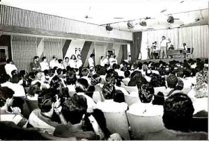 Assembléia Geral 14/09/93 Assembléia que rejeitou a greve imagem fotos