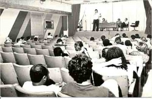 Assembléia Geral dia 09/09/93 Deflagração da greve imagem fotos