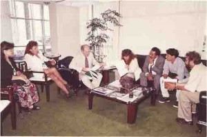 Entrega do Dossiê Bandepe ao Ministério da Justiça – 14/01/93 Mauricio Correia- Erica Kakai / Chico vigilante / Pres. Sind. Recife/ menta (?) Adv. SEEB/ ex funcionários Bandepe