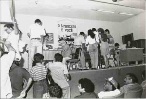 Entrega das Urnas na Eleição do Sindicato dos bancários em outubro/94 Imagem fotos